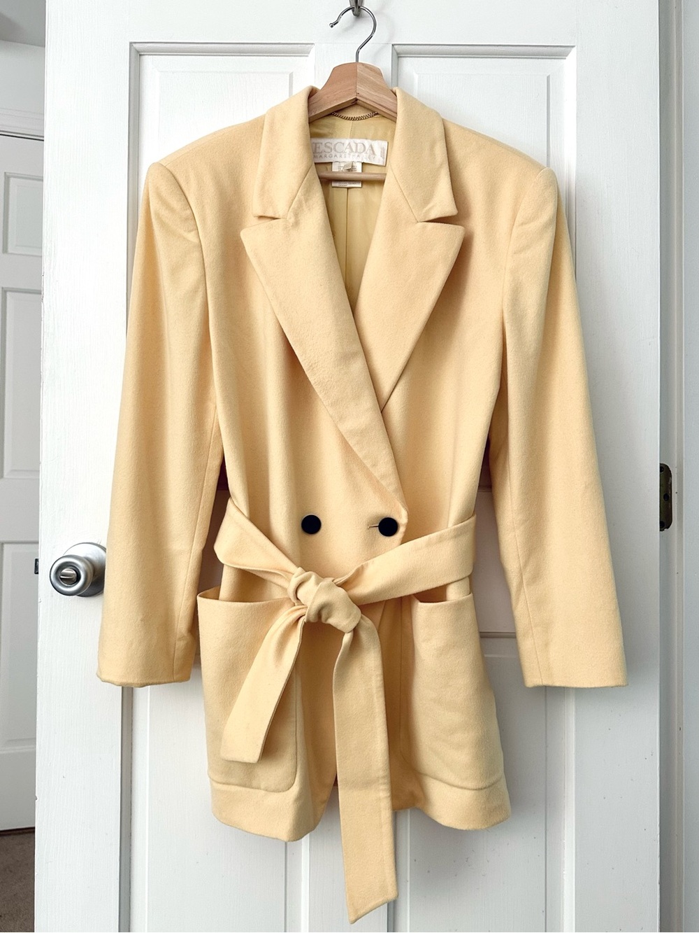 ESCADA Margaretha Ley Vintage Butter Yellow Belted Blazer Wool Cashmere 42 / 12
